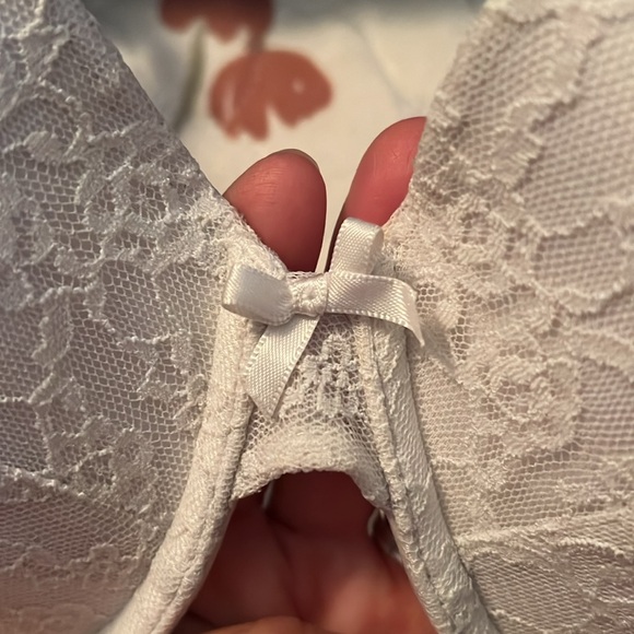 Victoria Secret lined perfect coverage 36DD white lace - Picture 8 of 10